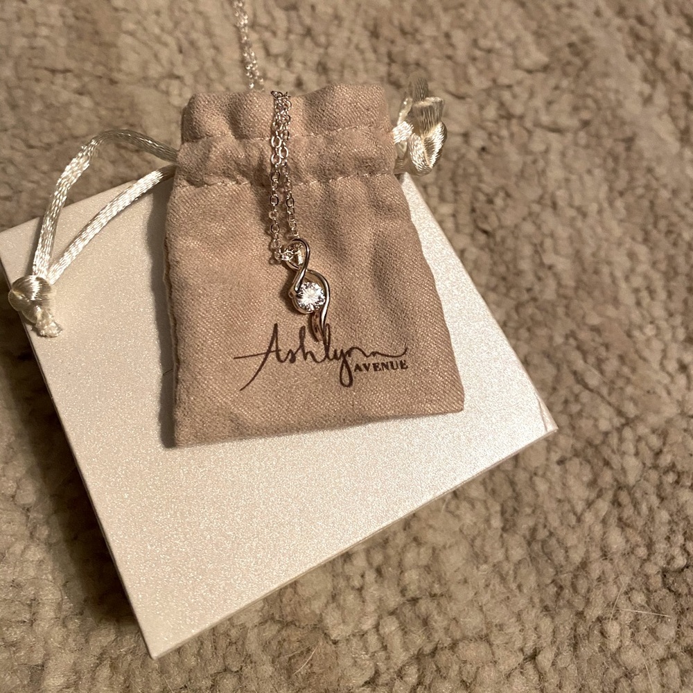 Simple necklace